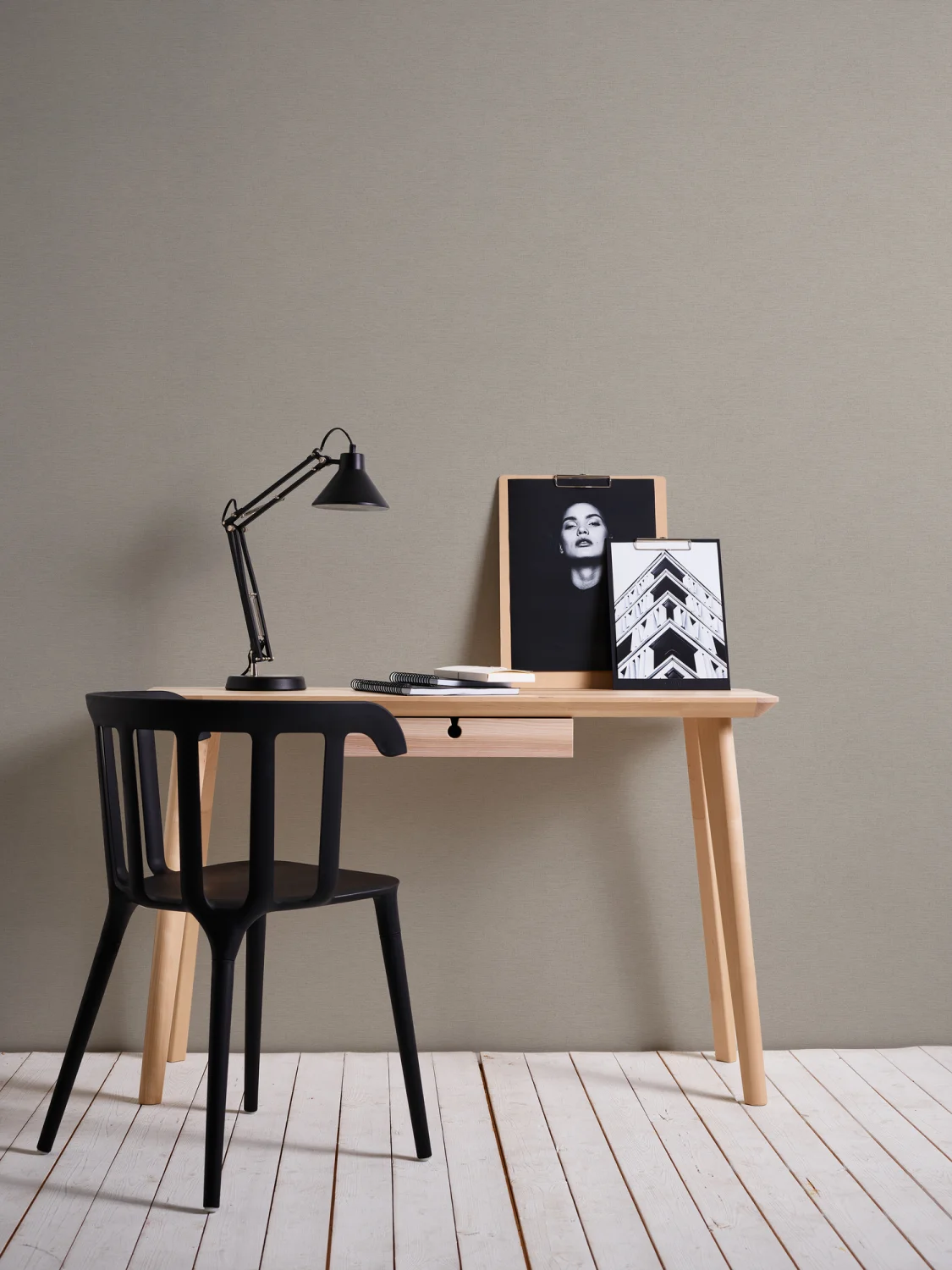 The Wall/Drawn into Nature/Flourish 30689-4/Kaleidoscope KA13 - ensfarget